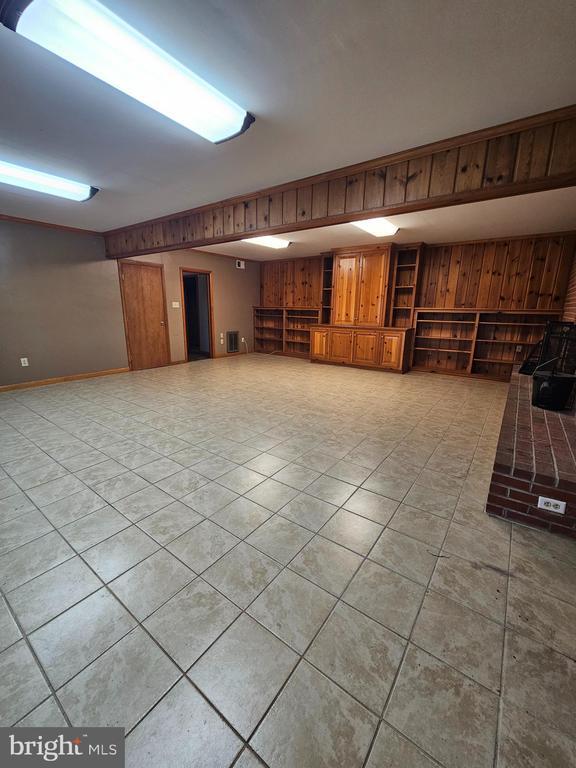 Foto del edificio - 615 Villa Ave