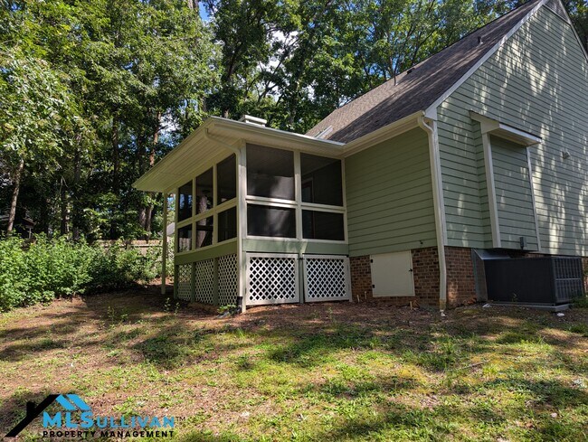 Foto del edificio - 5408 Ravenswood Pl