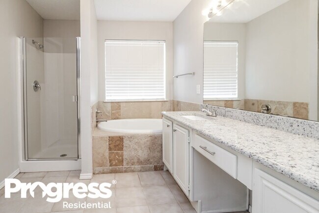 Foto del edificio - 916 Winterbury Ct