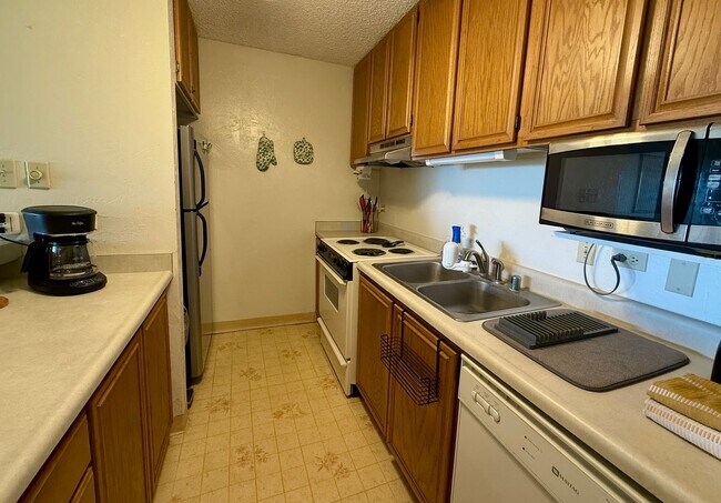 Foto del edificio - One Bedroom Condo in Downtown Kona