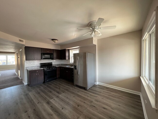 Foto del edificio - 7544 Brown Ave