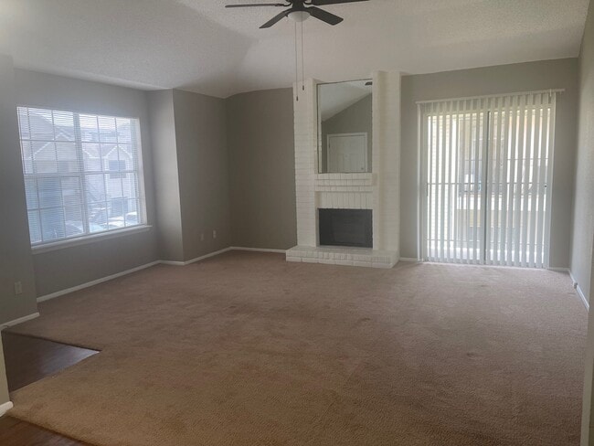 Building Photo - 2220 Millstone Dr