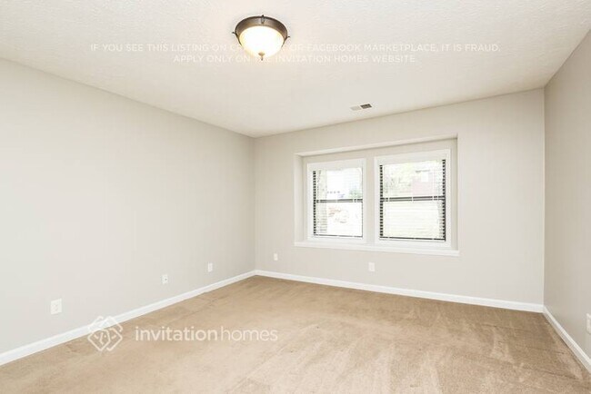 Foto del edificio - 2460 Deerfield Dr