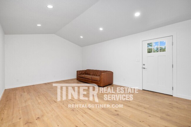 Building Photo - Remodeled Pet Friendly Property in Granite...