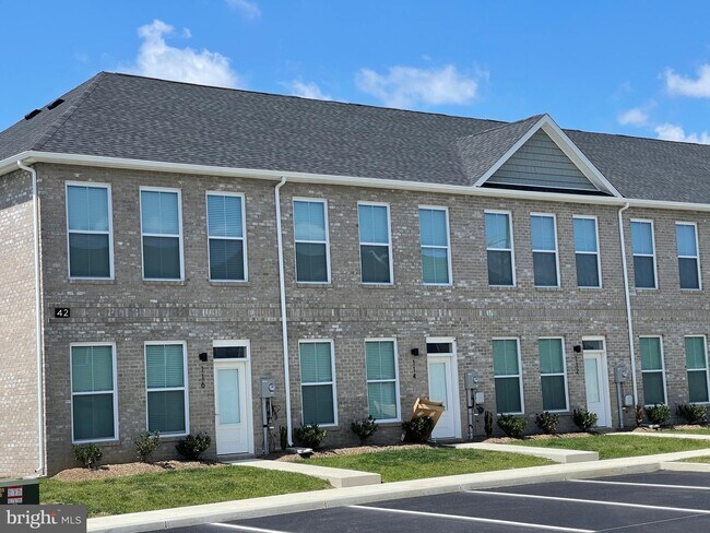Building Photo - 138 Eminence Dr