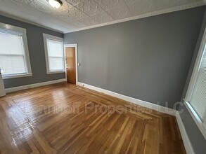 Building Photo - 144 Walnut St