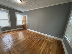 Building Photo - 144 Walnut St