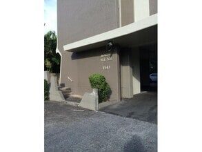 Building Photo - 1543 Makiki St