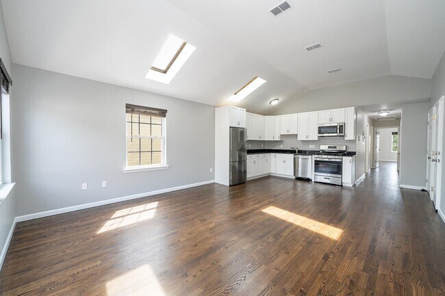 Foto del edificio - 271.5 Grant Ave