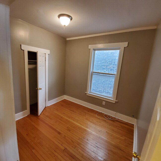 Building Photo - 7405 S Eberhart Ave