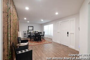 Foto del edificio - 166 E Harding Blvd