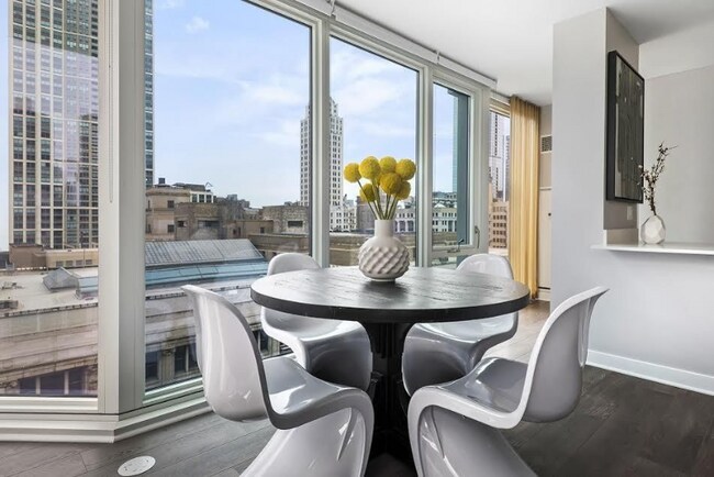 Foto del edificio - 35 W Randolph St