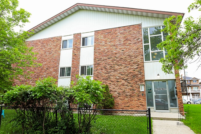 Building Photo - NAITside Court II