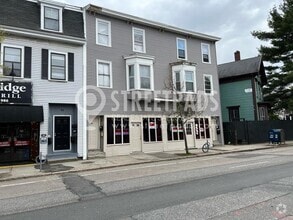 Building Photo - 100 River St