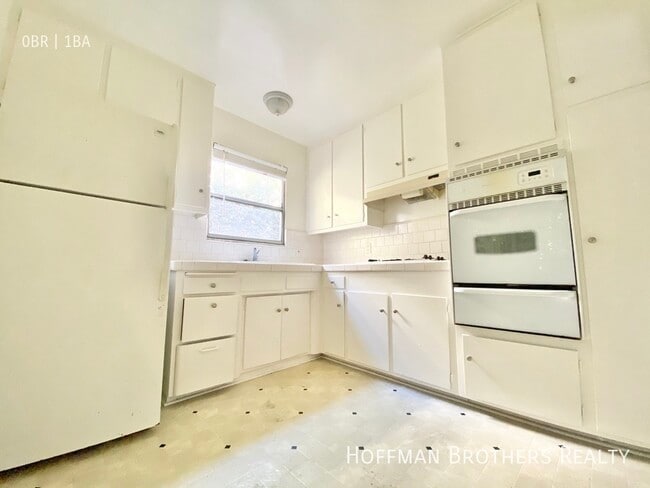 Building Photo - 3718 Mentone Ave