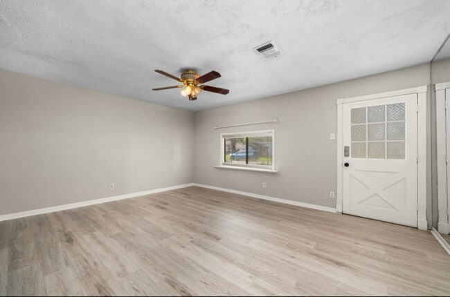 Building Photo - 7418 Oscar Dr