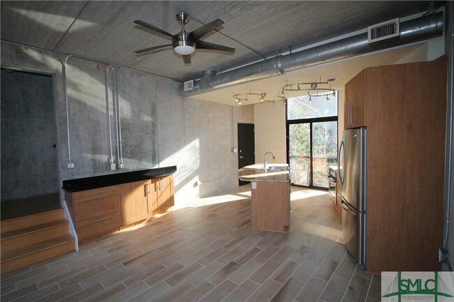 Foto del edificio - 2412 De Soto Ave