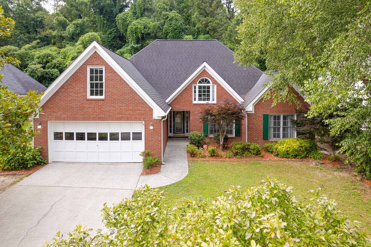 Primary Photo - 630 Georgian Hills Dr