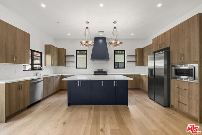 Foto del edificio - 824 N Orange Grove Ave