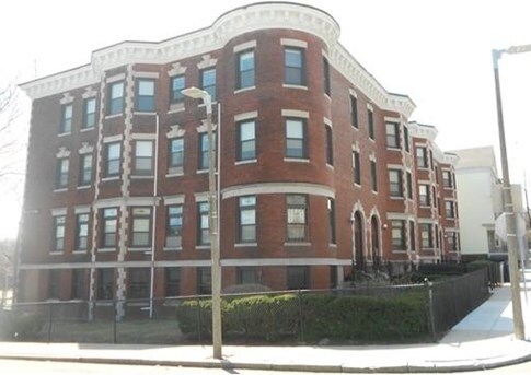 Building Photo - 4-10 Hartwell St
