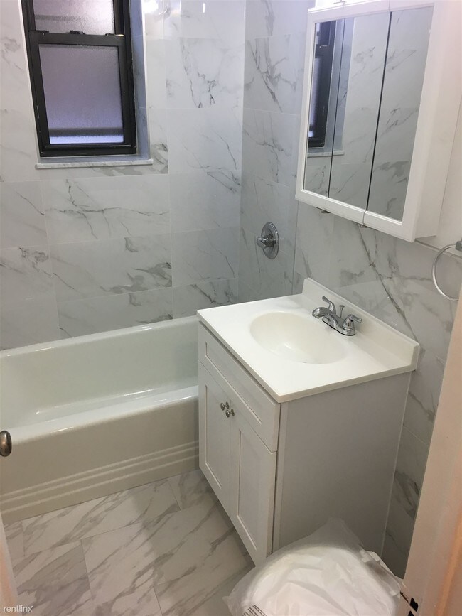 Foto del edificio - 3284 45th St