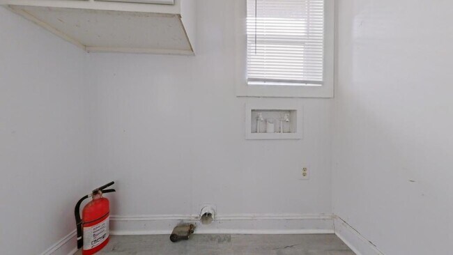 Foto del edificio - 927 E Dayton Ave