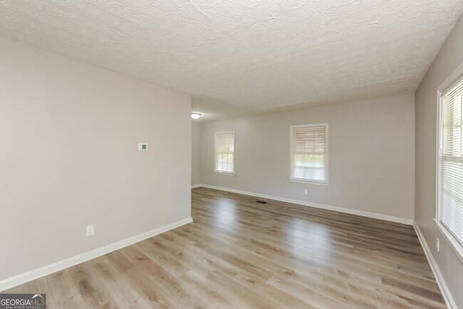 Foto del edificio - 1255 Skyhaven Rd SE