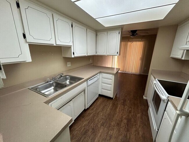 Building Photo - 5258 S Monaco Dr, Tempe, AZ 85283