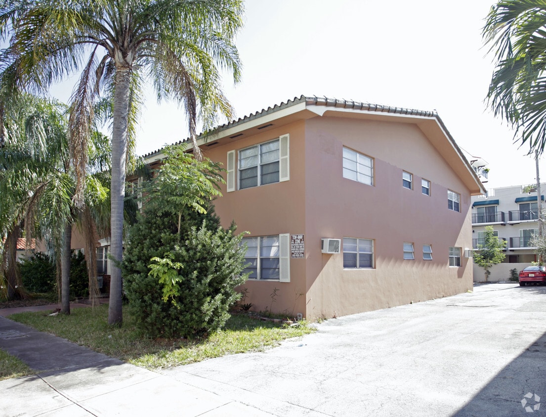 Building Photo - 340 Madeira Ave