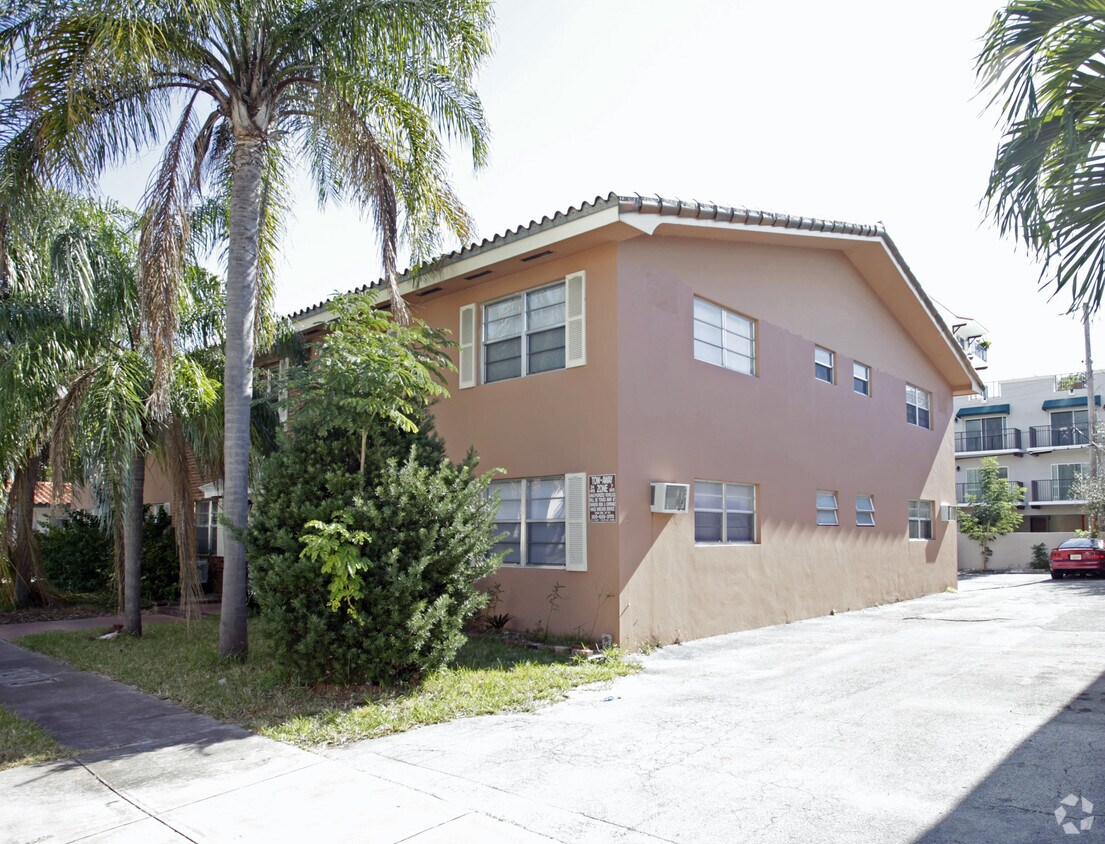 Foto del edificio - 340 Madeira Ave
