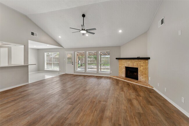 Foto del edificio - 8219 Winding Meadow Ct