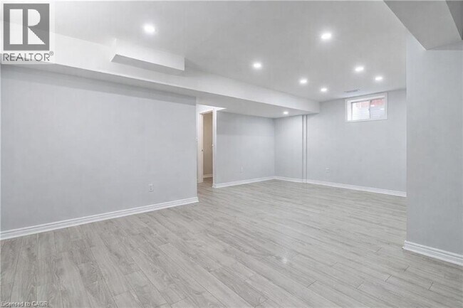 Building Photo - 92 Helena Feasby St