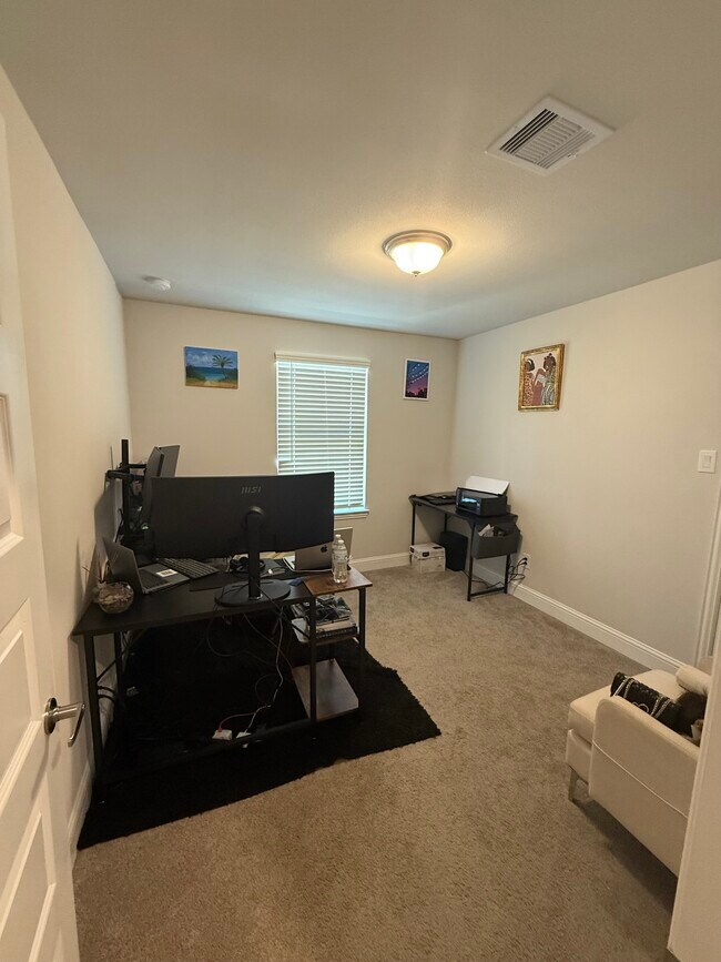 Foto del edificio - 449 Aurora Creek Ln