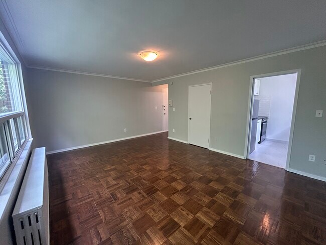 Photo du bâtiment - 1299 Bayview Av