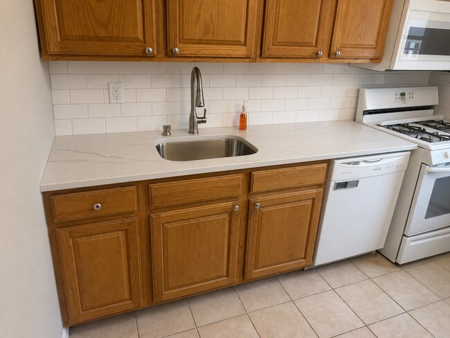 Building Photo - 2467 NJ-10