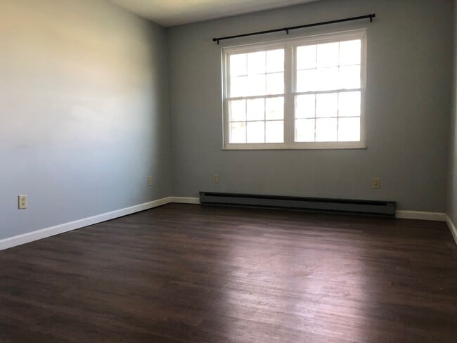 Building Photo - N Yoho - lease only