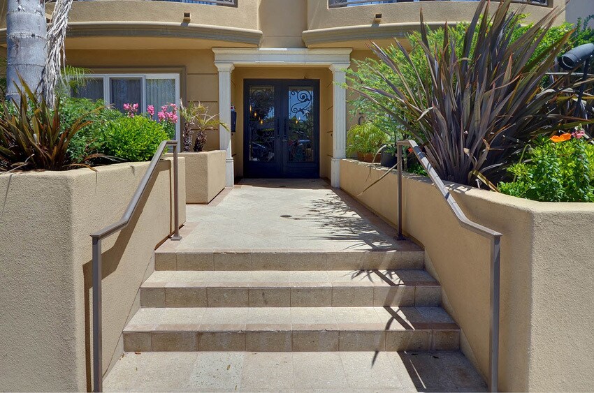 Primary Photo - 1530 S Centinela Ave
