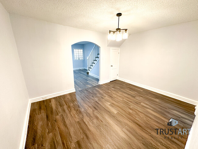 Building Photo - 3 bedroom house in West Oak Lane Philadelp...