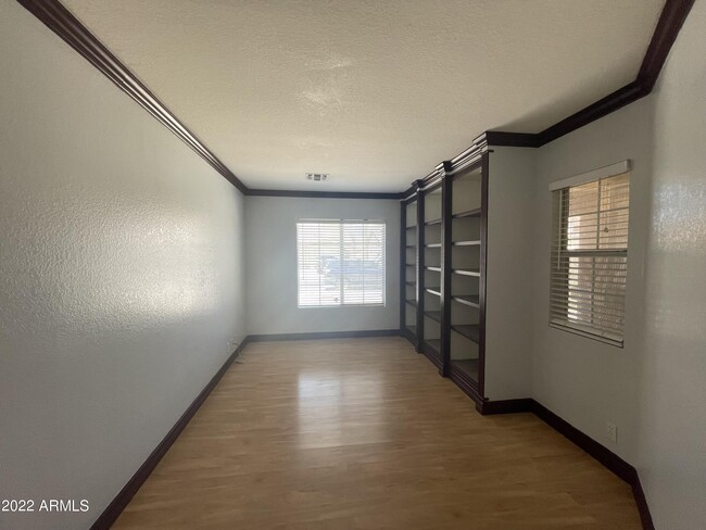 Building Photo - 963 W Morelos St