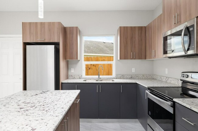 Foto del edificio - 3803 Las Vistas Ln