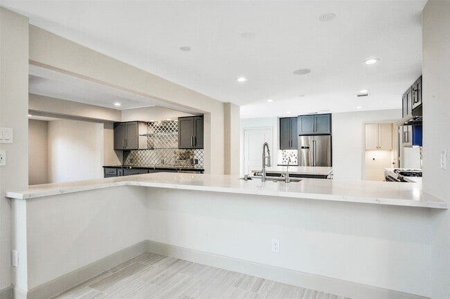 Building Photo - 15607 Memorial Dr
