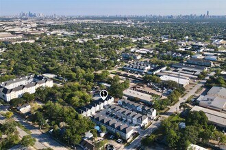 Building Photo - 2054 Johanna Crk Dr