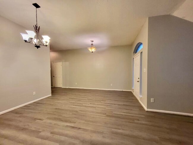 Building Photo - 10611 Sunswept Fields Ln