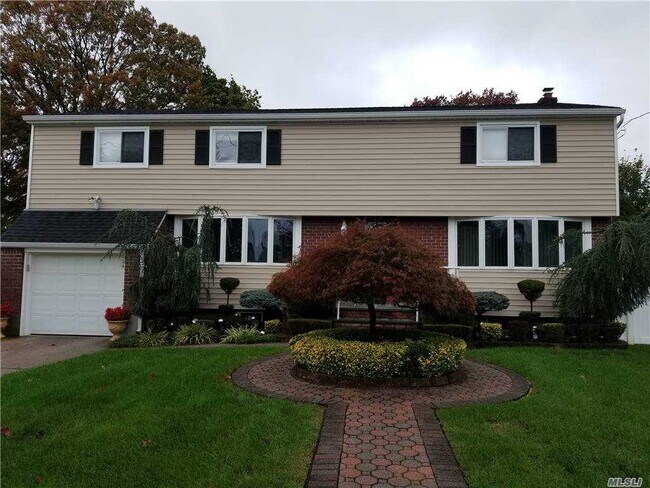 Foto del edificio - 34 Cayuga Ave