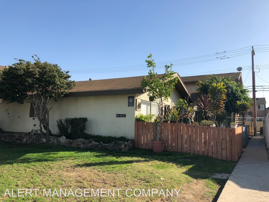 Primary Photo - 1336 Azalea St