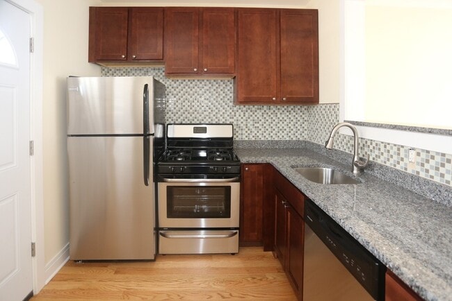 Foto del edificio - 4422 N Wolcott Ave