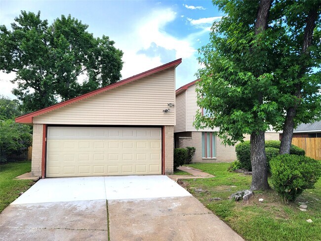 Foto del edificio - 12811 Stillington Dr