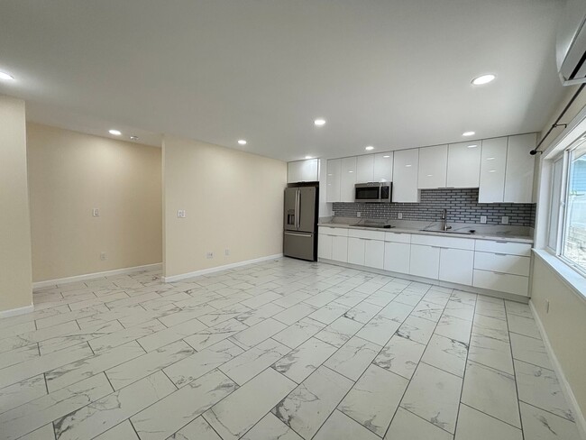 Photo - 1674 Kino St Apartment