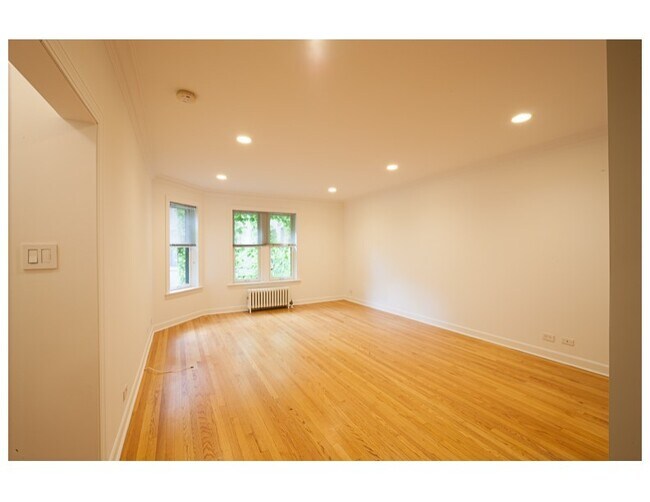 Foto del edificio - 1224 W Jarvis Ave
