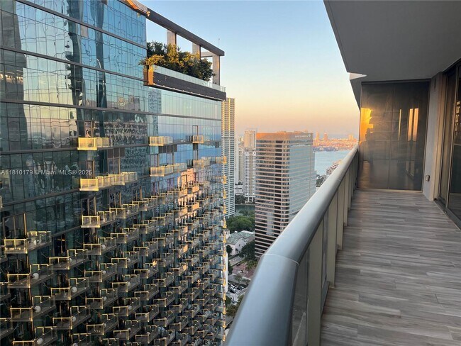 Building Photo - 801 S Miami Ave